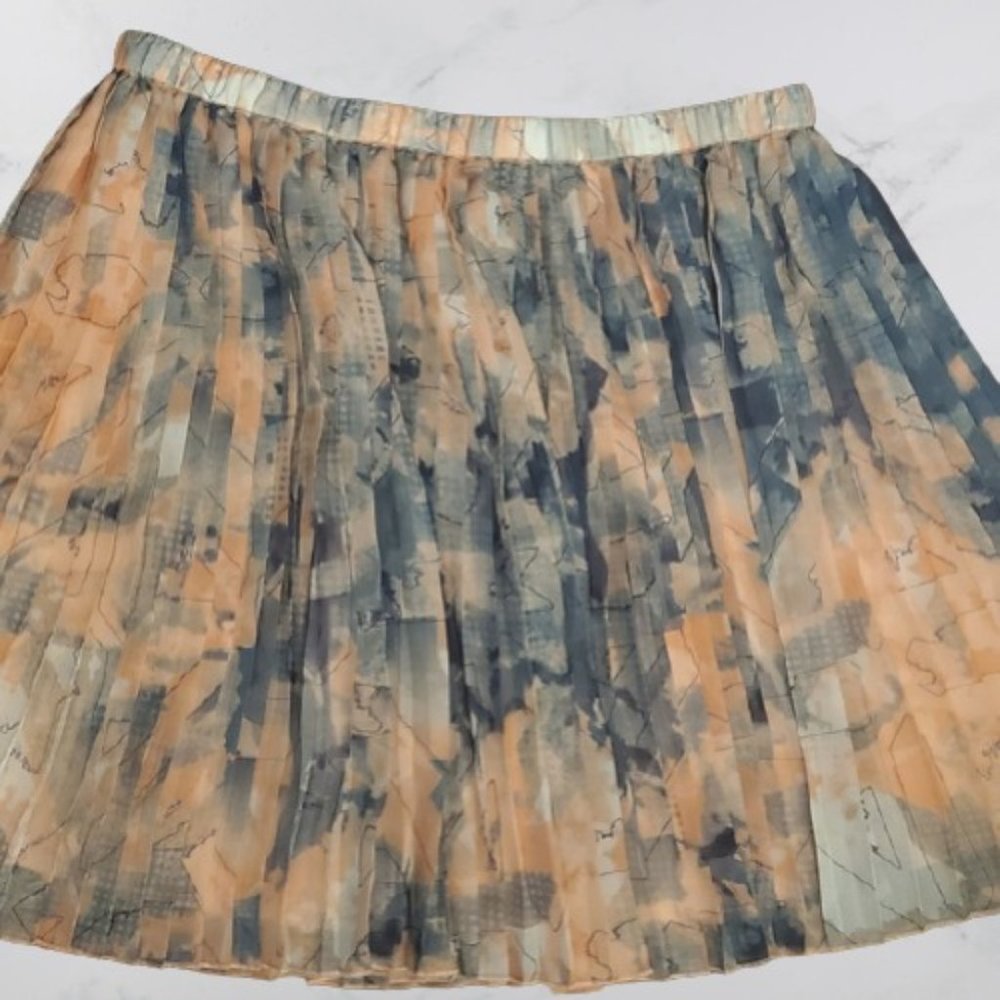 BCBG pleated mini skirt